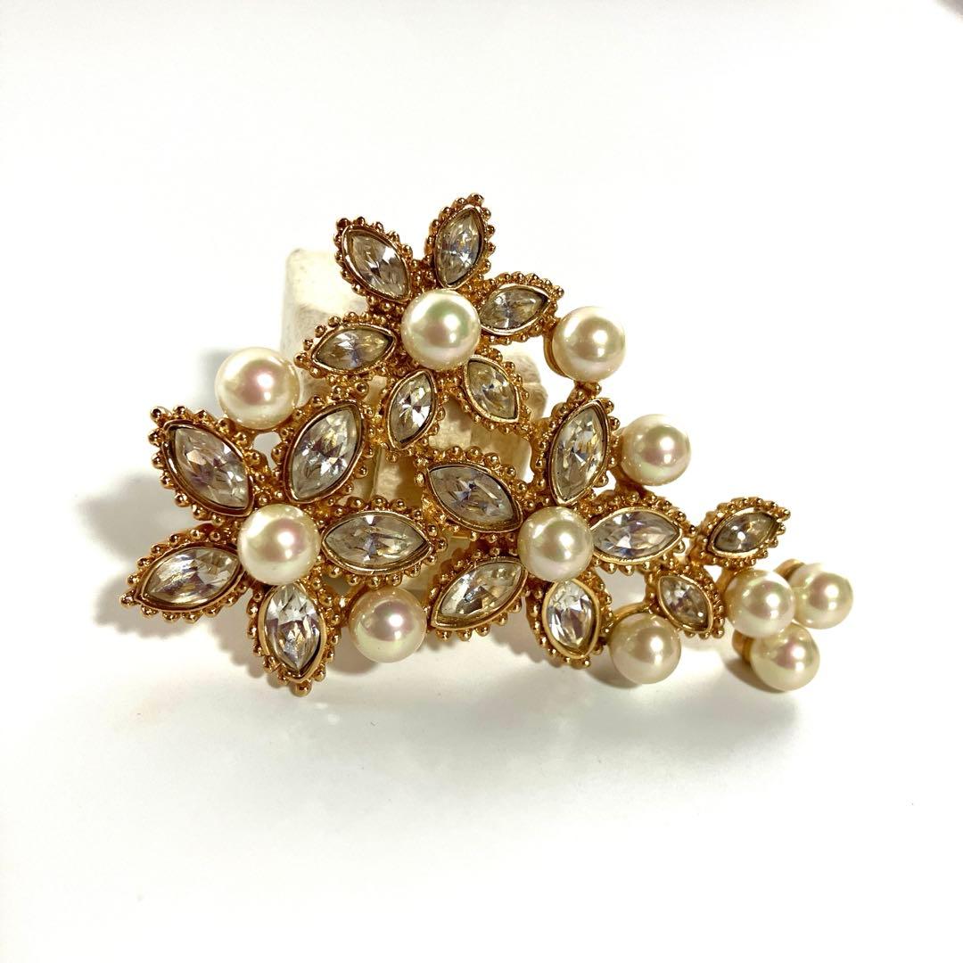 美品】クリスチャンディオール パール ラインストーン ブローチ - メルカリ