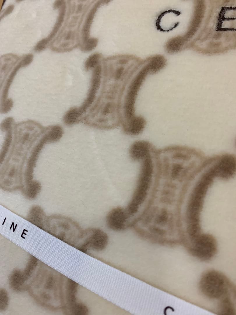 新品 未使用 CELINE セリーヌ 綿毛布 マカダム柄 クリーム色 - メルカリ