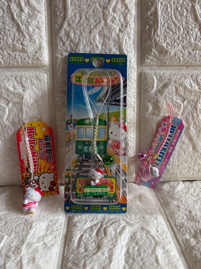 ご当地キティ【神奈川限定】3点 江ノ電 湘南 さざえ 箱根駅伝 根付