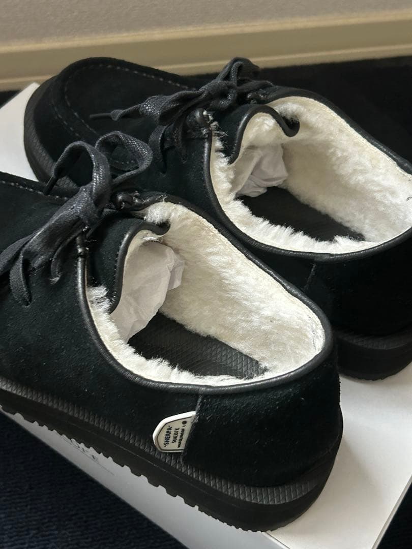 SUICOKE スイコック ムートンモカシンシューズ DYS-Mwpab 黒 - メルカリ
