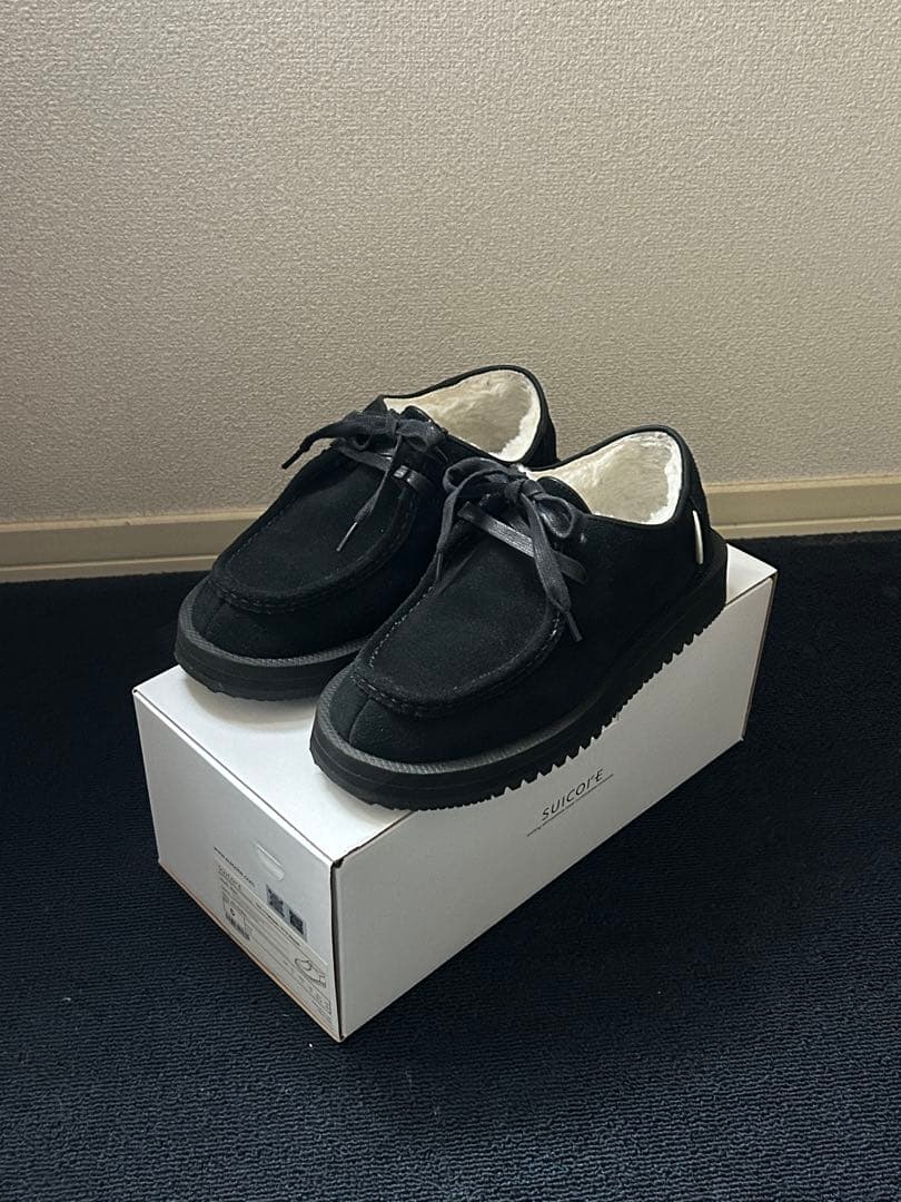 SUICOKE スイコック ムートンモカシンシューズ DYS-Mwpab 黒 - メルカリ
