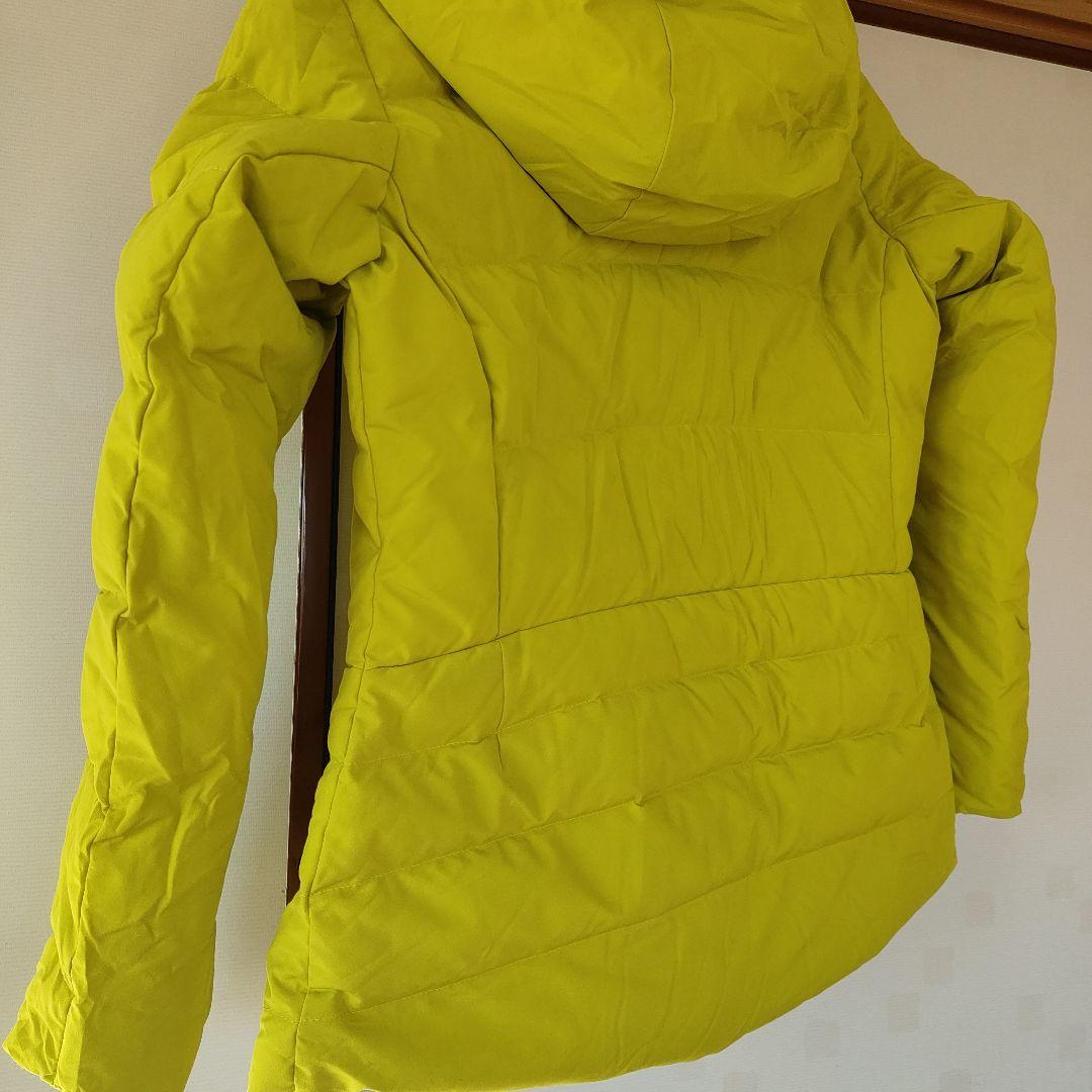 Salomon ダウンジャケットフード付き 明るい黄緑 軽量で保温性に優れた