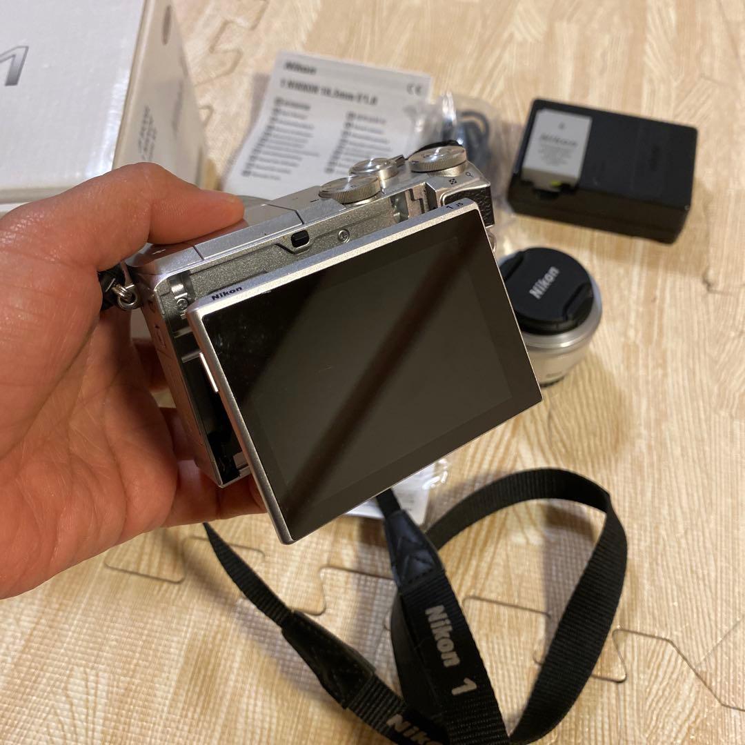 Nikon1 J5ダブルレンズ◆10-30/f3.5-5.6◆18.5/f1.8