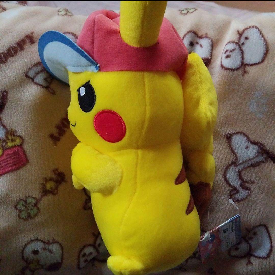 サトシの帽子をかぶったピカチュウのぬいぐるみ ☆ - メルカリ