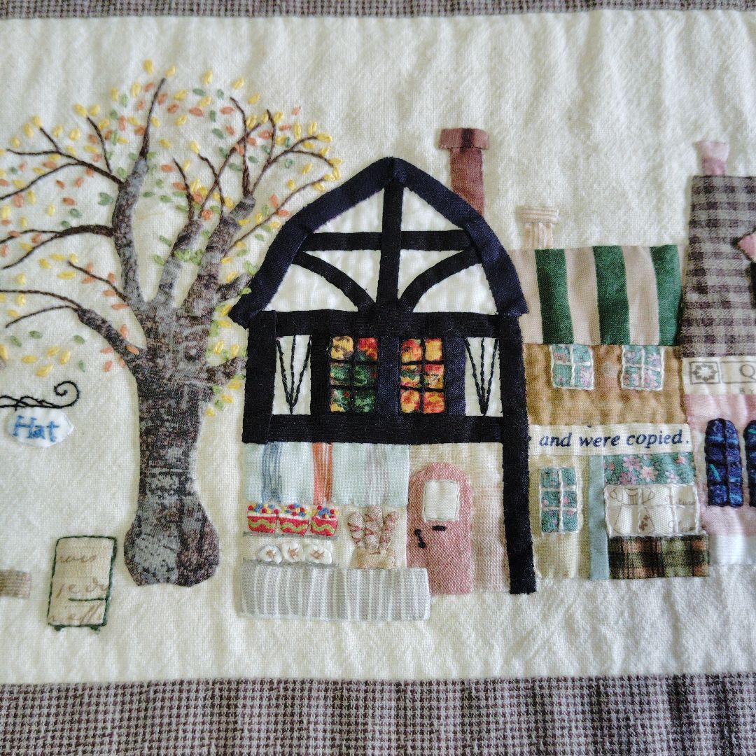 ハウスのパッチワークタペストリー 【70】❛色づく街❜ ハウスのパッチ