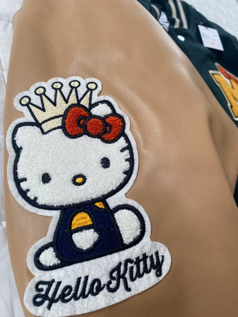 ブルーノマーズ キティ コラボ アウター - メルカリ