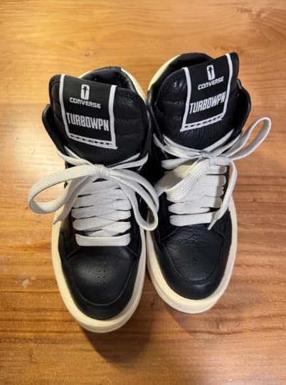 リックオウエンス スニーカーターボウェポン 24 海外8月31日発売予定】リック オウエンス ダークシャドウ × コンバース