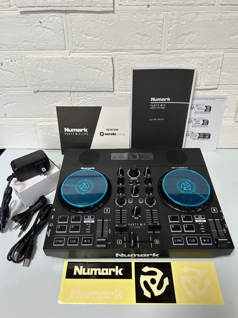 【未使用】Numark Party Mix Live DJ＋ヘッドフォン Amazon.co.jp: Numark 初心者向け スピーカー内蔵DJコントローラー と