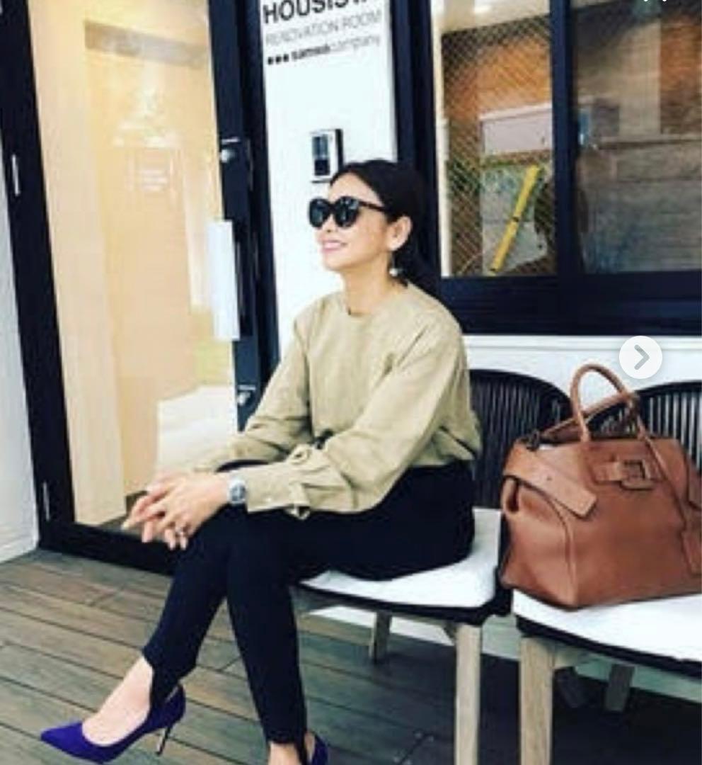 滝沢眞規子さん着用 同色同一【BLAMINK バックジッパーブラウス36