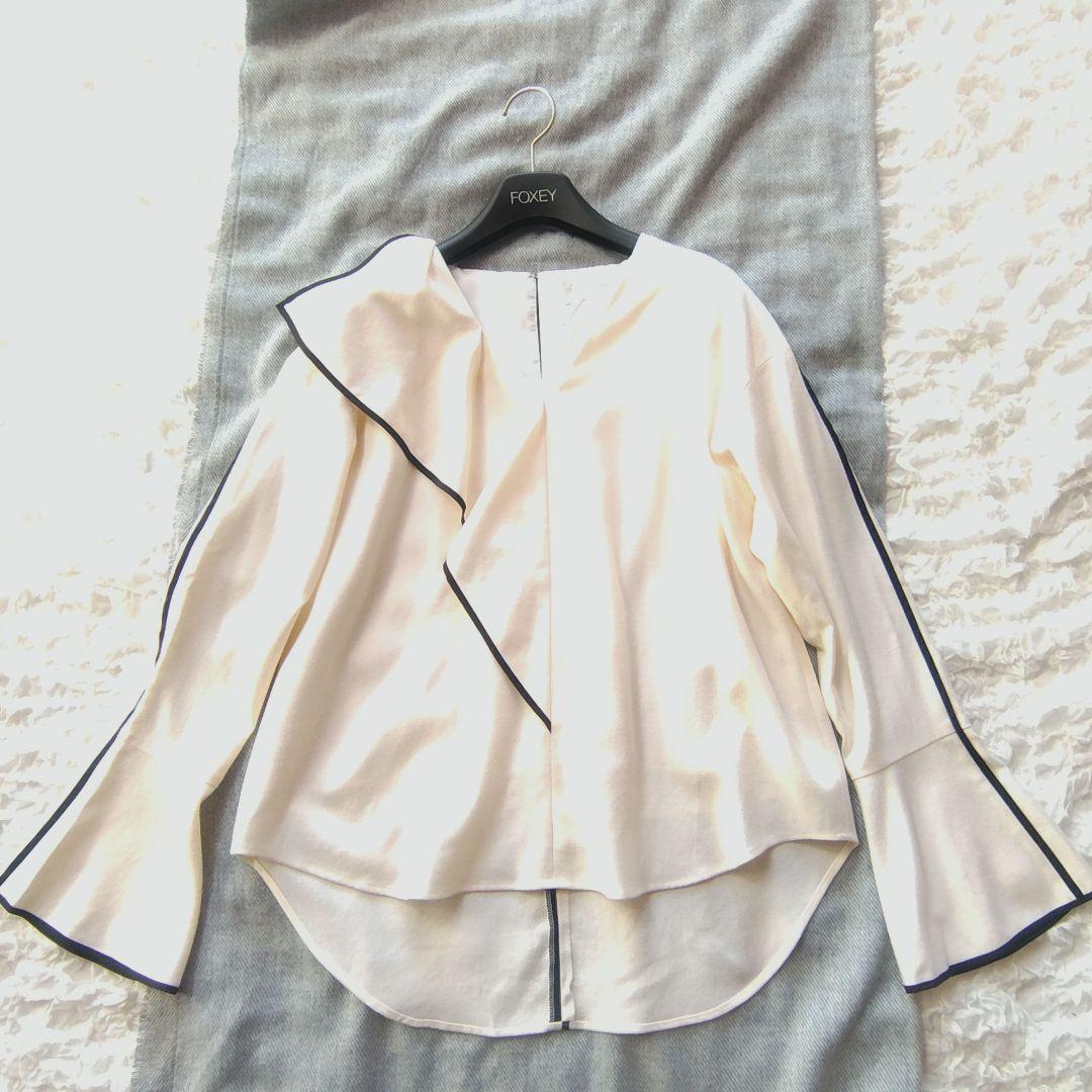 美品 グレースコンチネンタル ウールパイピングブラウス 36サイズ 近年