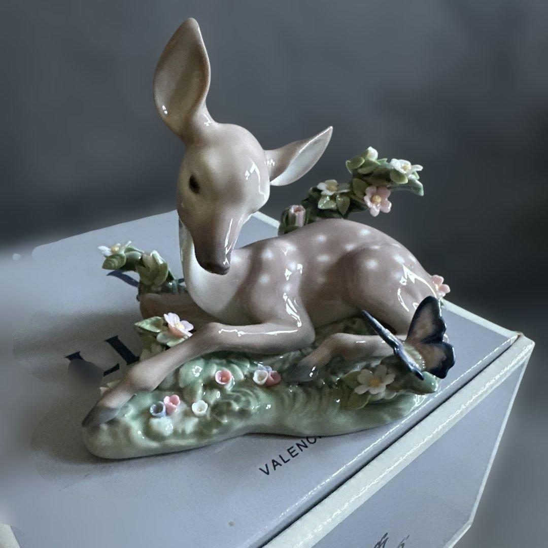 めちゃくちゃかわいい！リヤドロ　バンビ　子鹿と蝶　絶版品 Disney（ディズニー） リヤドロ バンビ 鹿 親子 置物 01009350 LLADRO