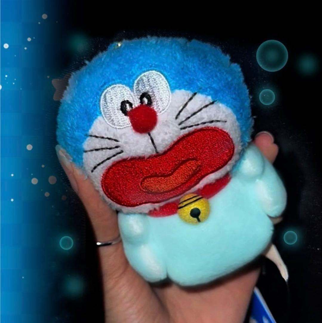 超希少_入手困難】ドラえもん 上海限定 光る！ぬいぐるみキーホルダー