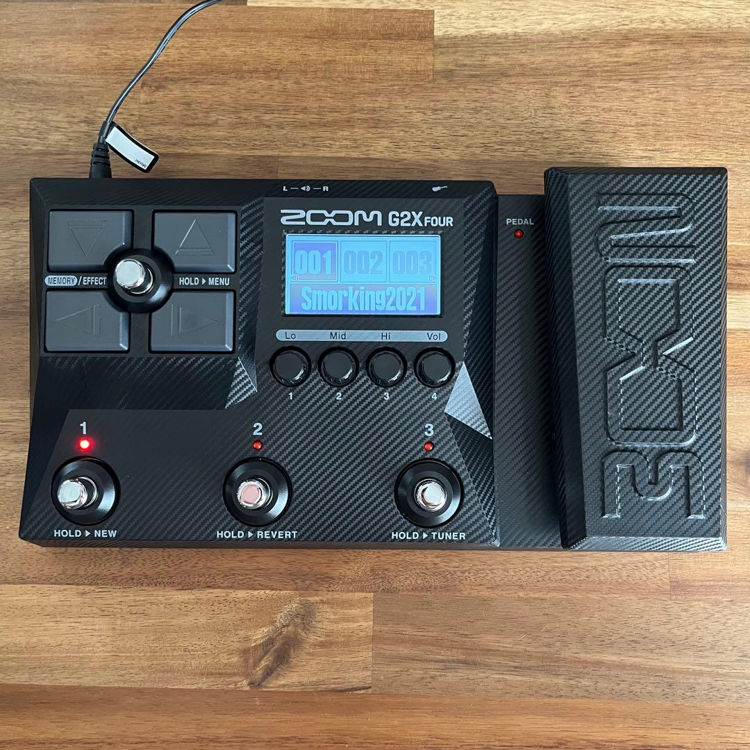 ZOOM G2X FOUR ほぼ新品同様 ギター用マルチエフェクター ZOOM ( ズーム ) G2X FOUR ギター用マルチエフェクター 送料無料