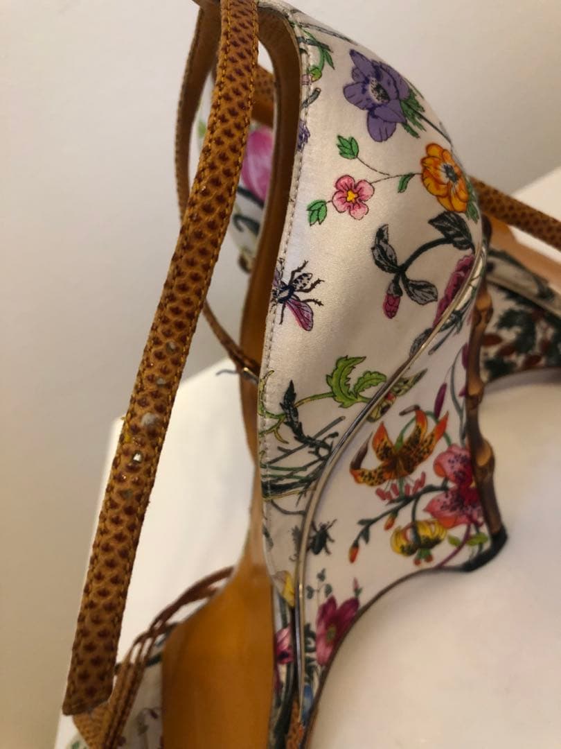 【GUCCI】可愛い 花柄 バンブーサンダル 23.5cm