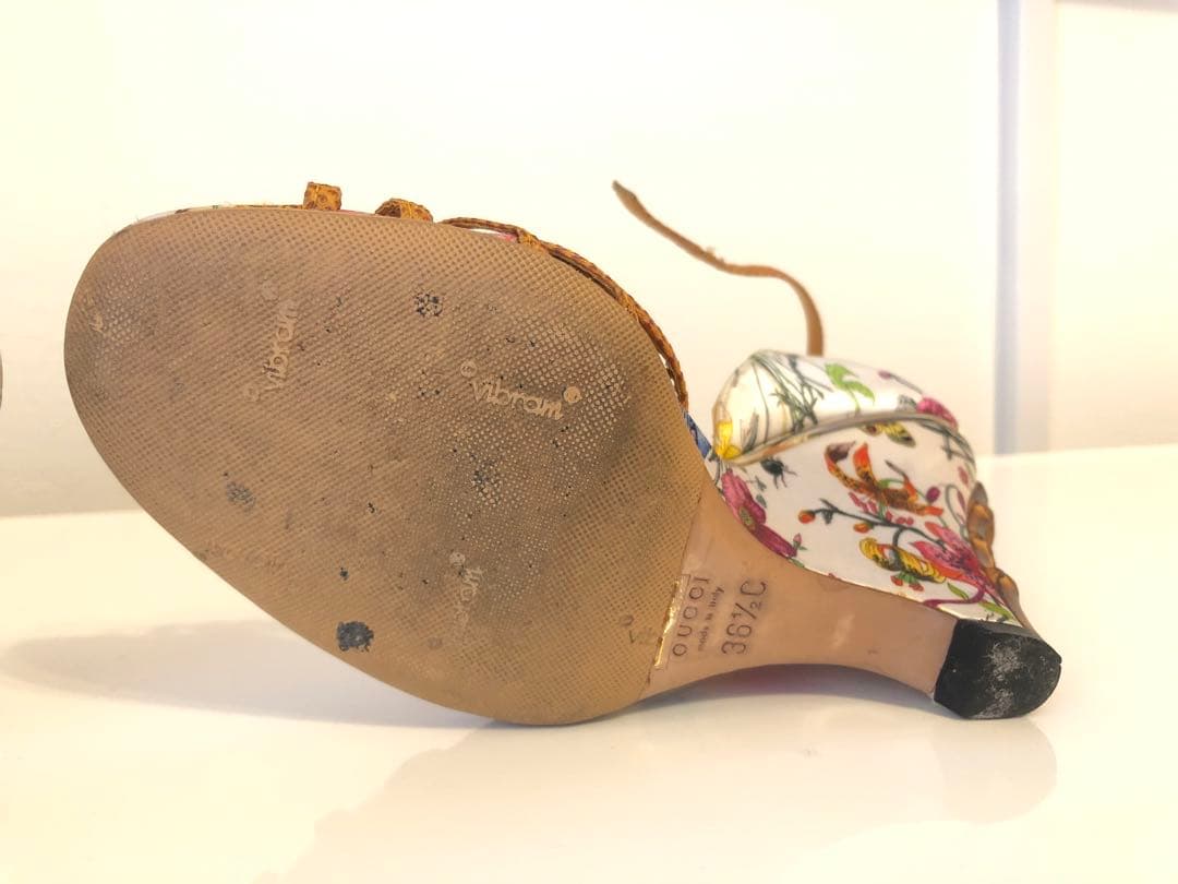 【GUCCI】可愛い 花柄 バンブーサンダル 23.5cm