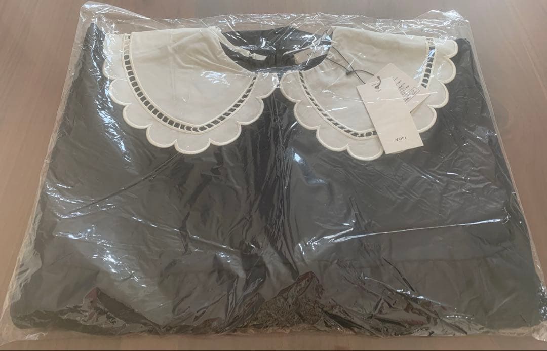 yori ヨリ スカラップカラーフレアカットブラウス ネイビー - メルカリ