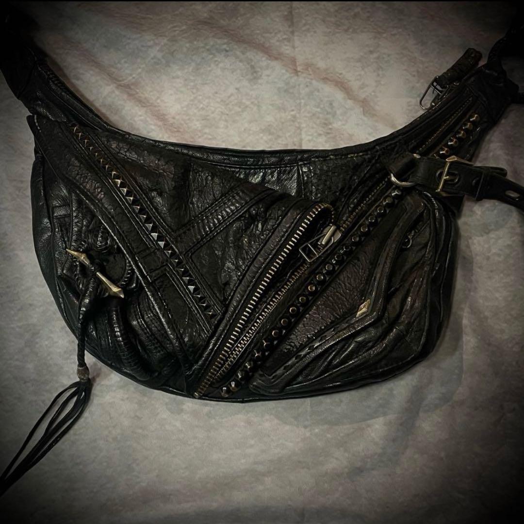 KMRii 初期デザイン アーカイブ レザー スタッズ ショルダーバッグ