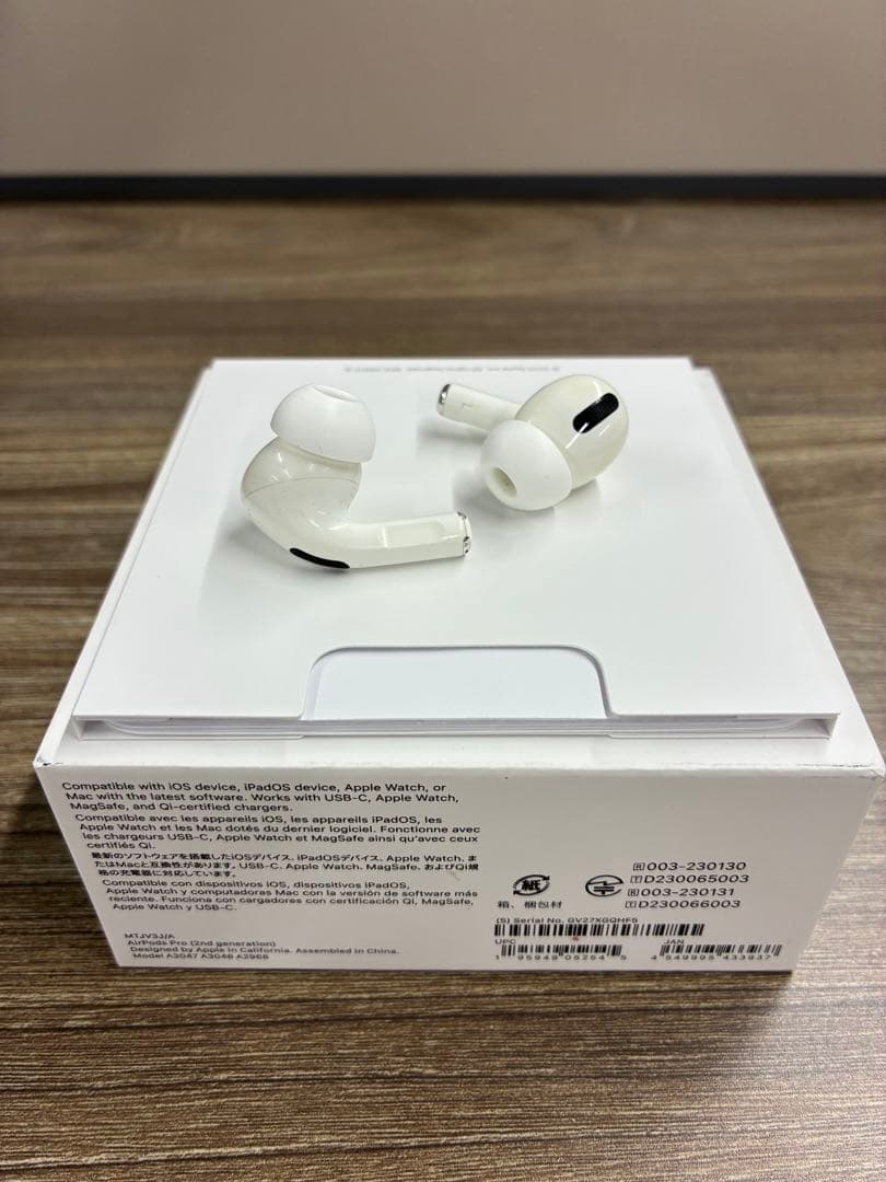 AirPods Pro 本体 ホワイト 充電ケース付き ジャンク品 - メルカリ