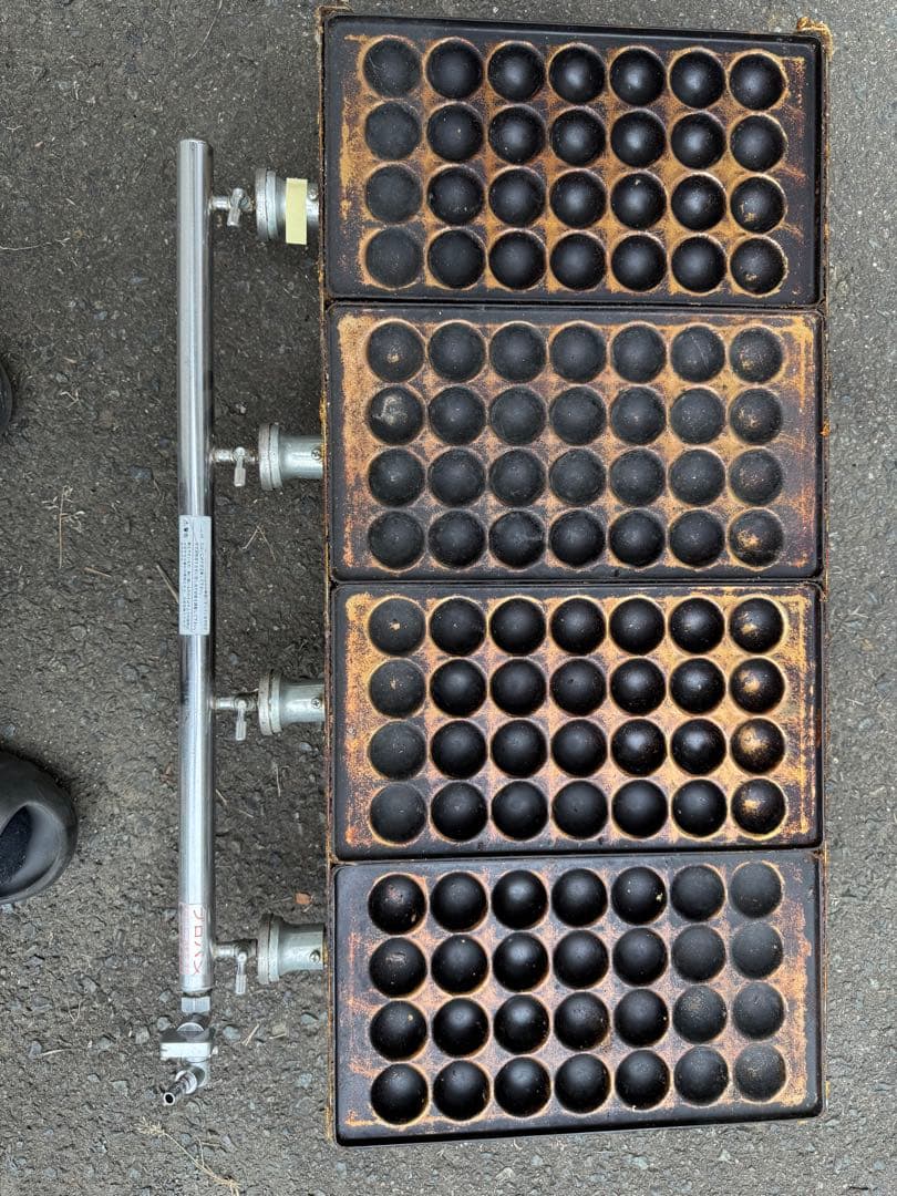 ガス式たこ焼き器 4×28穴用 プロパン(LPガス) 銅板　＋鉄板おまけサビあり 楽天市場】たこ焼き器 ガス式 業務用 銅 たこ焼き台 4連セット