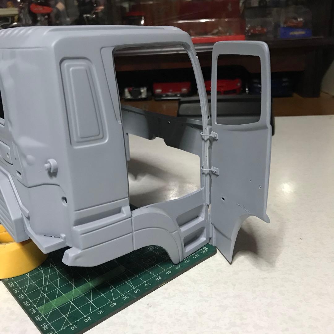 タミヤ1/14LESU日野キャビン加工中 - メルカリ