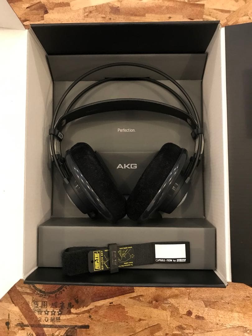 僅かな傷&ほぼ未使用】AKG K702 オープンバックヘッドフォン