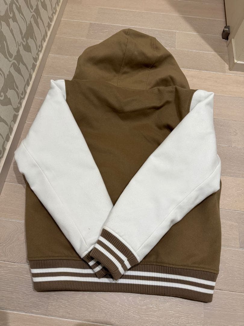 着用少 美品【BEAMS HEART】パーカー スタジャン ベージュ✖︎ホワイト