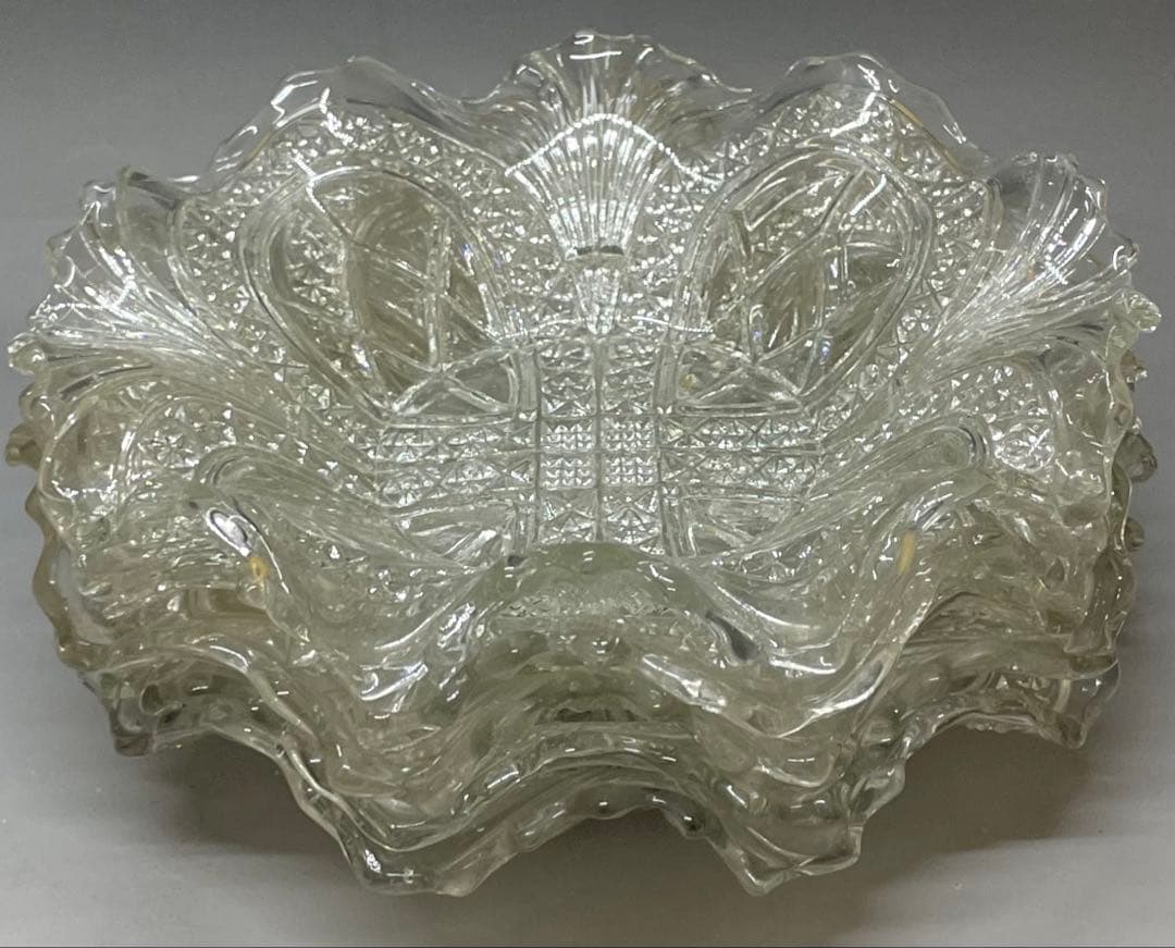 ウランガラス ガラス鉢 ガラスボール 皿 食器 - メルカリ