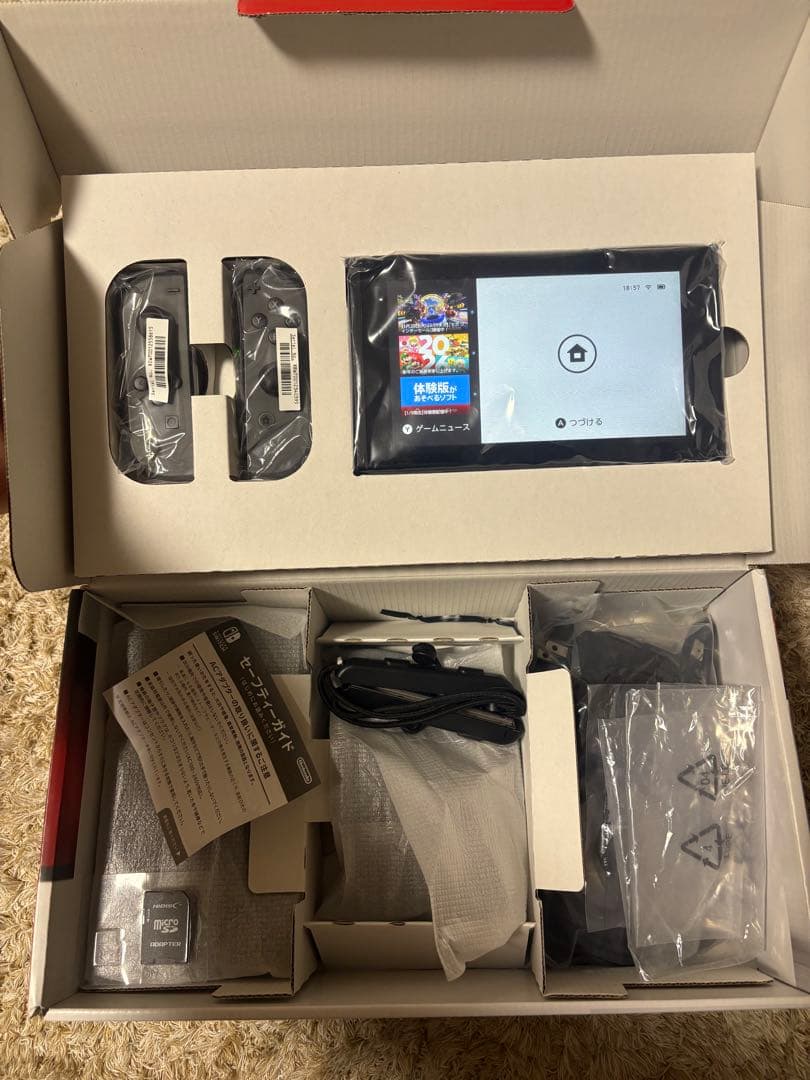 Nintendo Switch グレー 本体ポケモンバイオレット付き Nintendo Switch（有機ELモデル） スカーレット・バイオレット