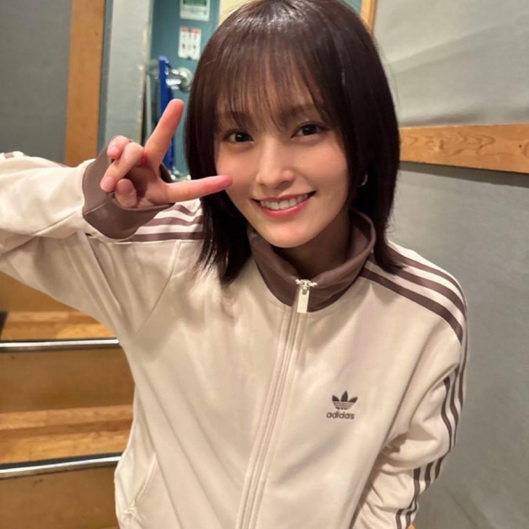 新品S⭐️adidasトラックジャケット 刺繍 ベージュ×モカブラウン 山本