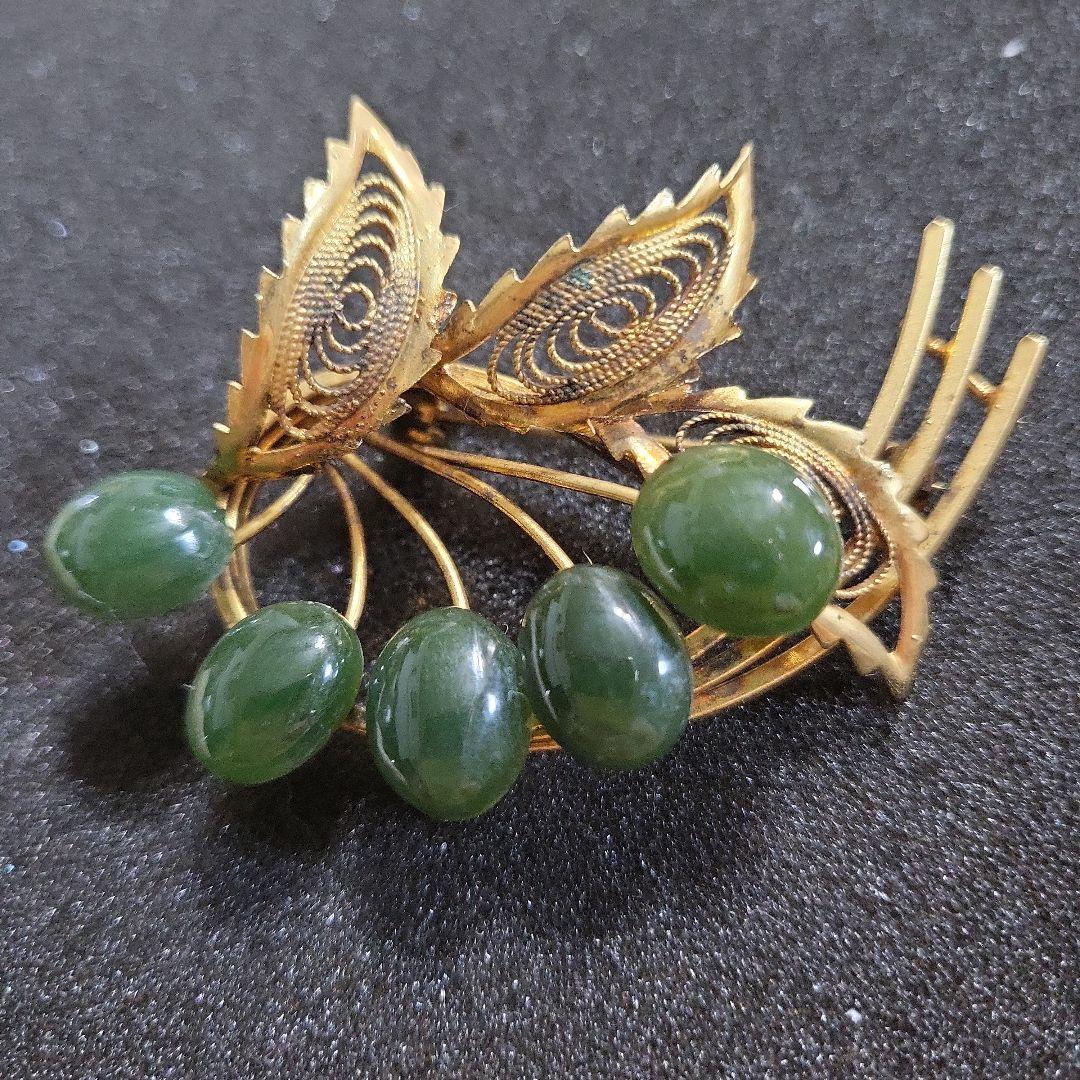 ヴィンテージ翡翠ブローチ - メルカリ