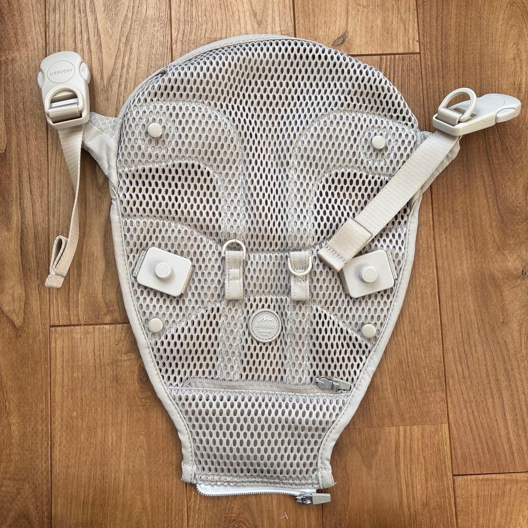 エアバギー抱っこ紐 サンドアッシュ 美品 - メルカリ