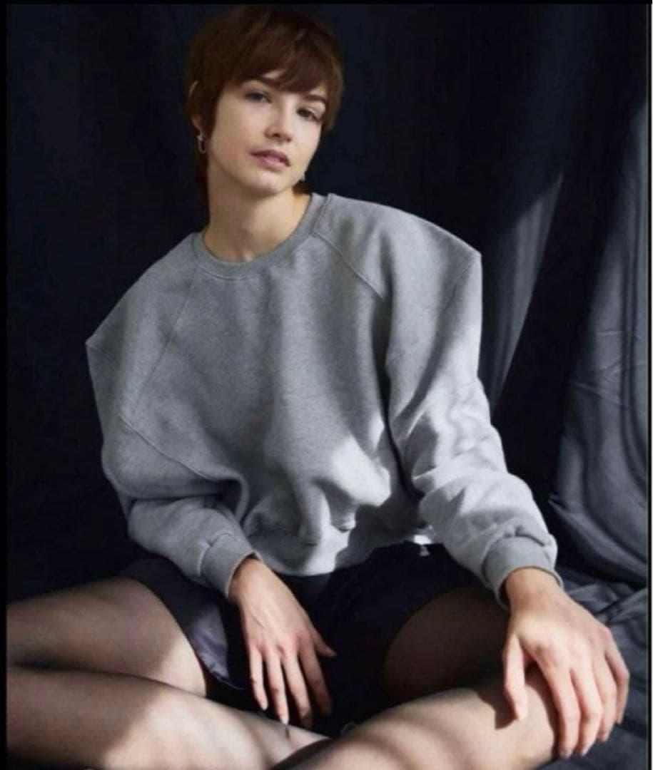 美品】金子綾さん愛用 AMOMMA スウェット グレー - メルカリ