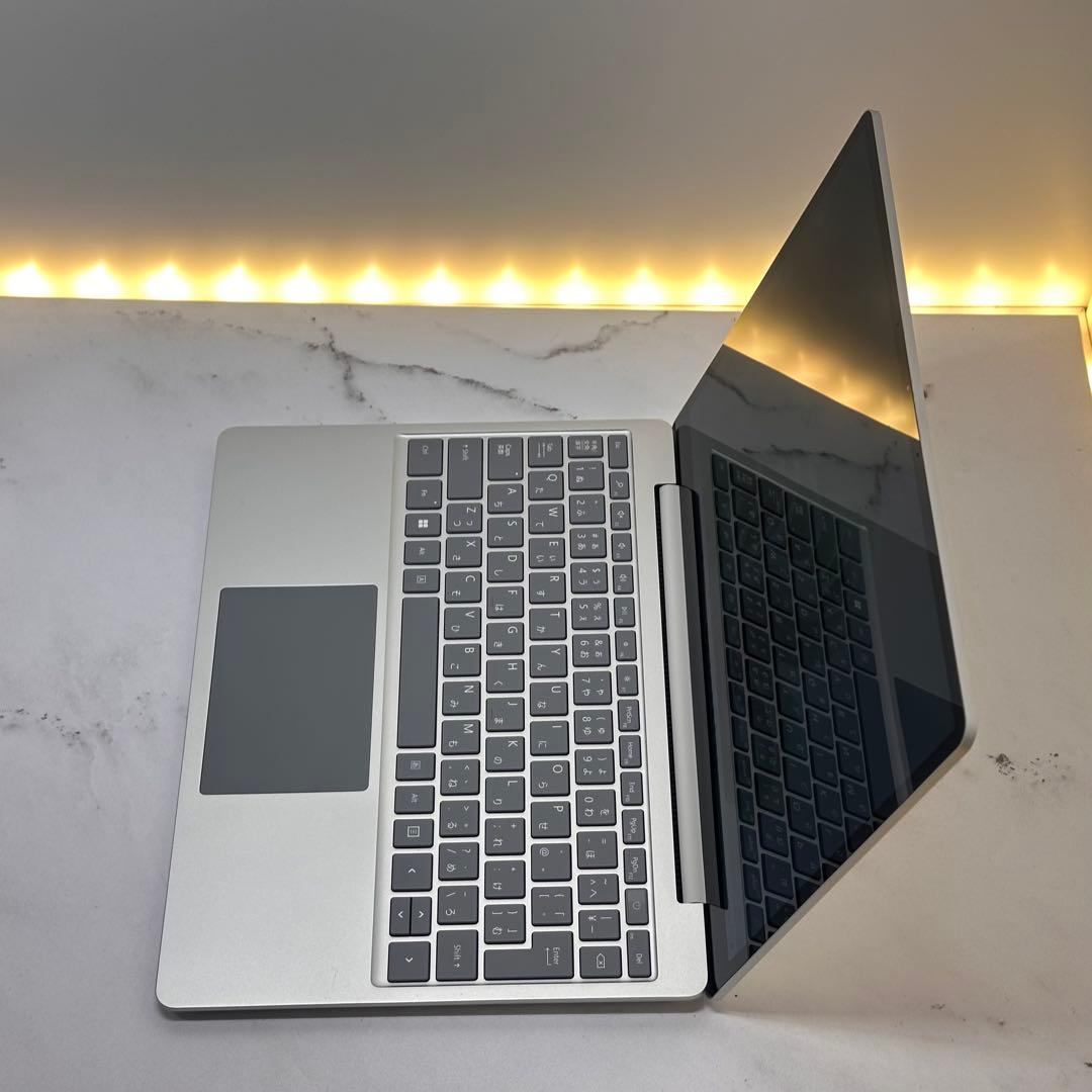 【準新品】Surface Laptop Go2 Corei5/8/256