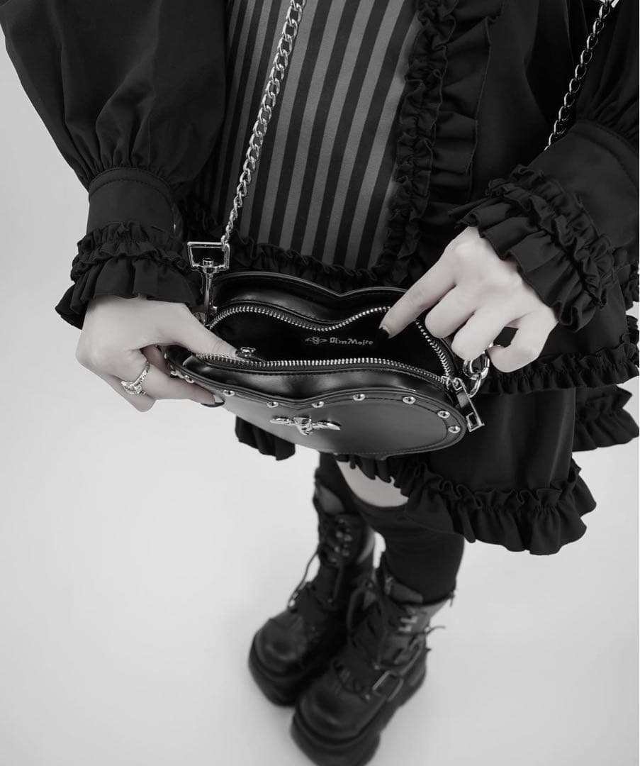 最終値下げ 美品 dimmoire ディムモアール ハート型ポシェット