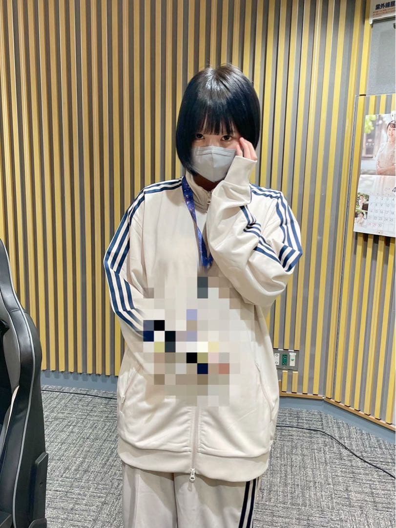 早い物勝ち 完売品 あのちゃん着用同型adidasトラックジャケット