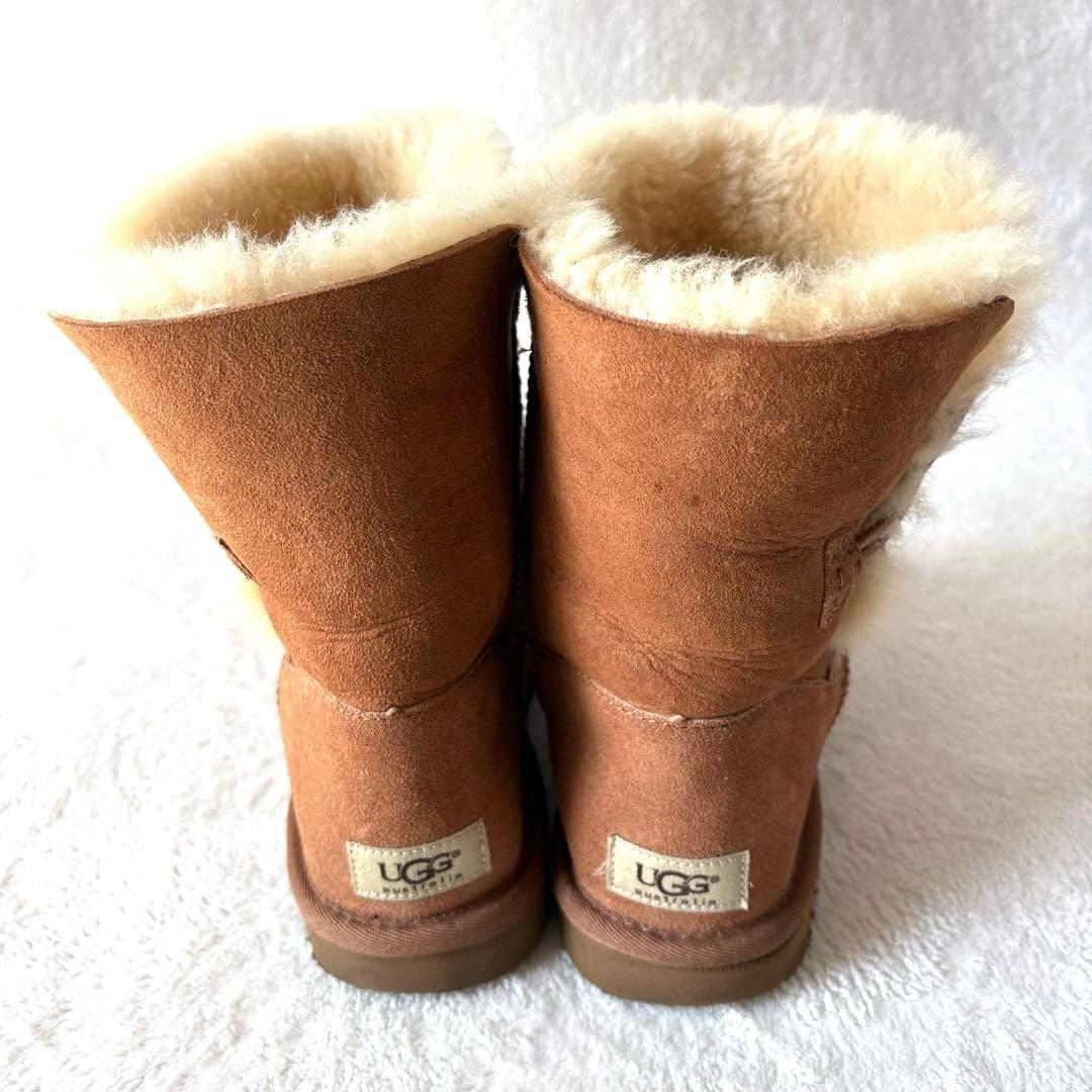 定番人気】UGG アグ ベイリーボタン ムートンブーツ 26cm チェスナット
