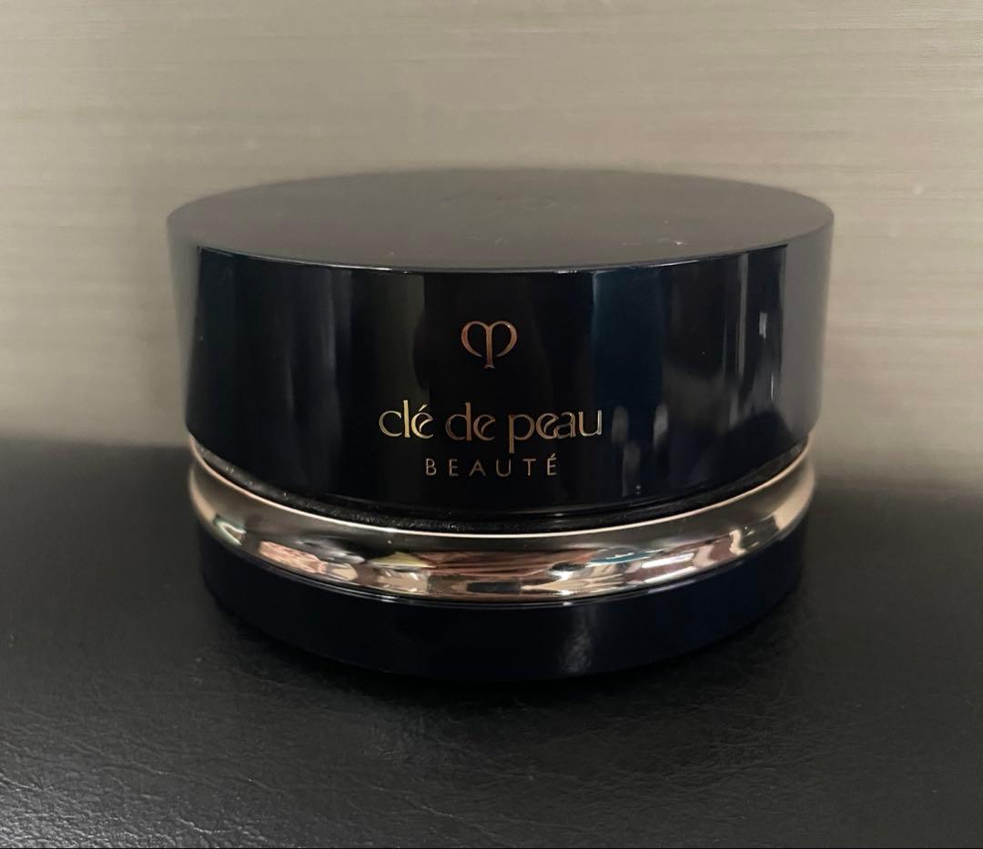 クレ・ド・ポーボーテプードルトランスバラントn M 1ライト プードルトランスパラントn M (1 ライト):クレ・ド・ポー ボーテ(Cle