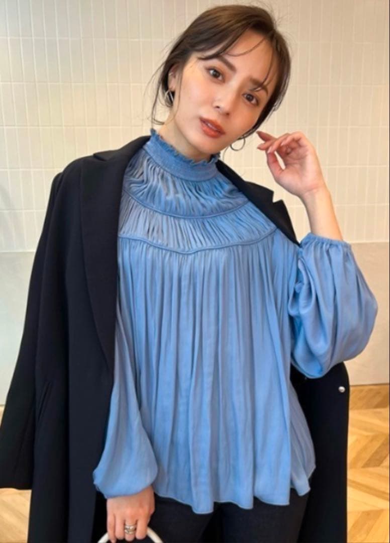 anuansライトブルー デコルテギャザーブラウス 長袖シャツ