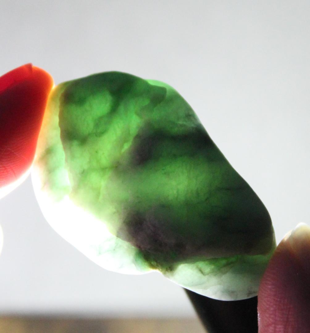 ［極上の海中翡翠］高透過 糸魚川翡翠 海石 原石 25.4g