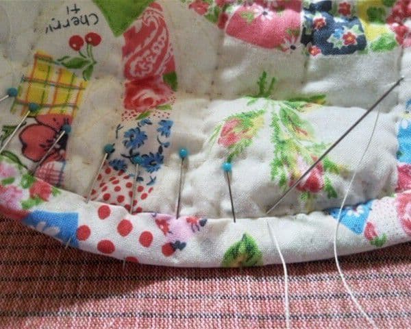 【パッチワークキルト】 アップリケ&刺繍丸底バッグ 《ピクニック》残1点