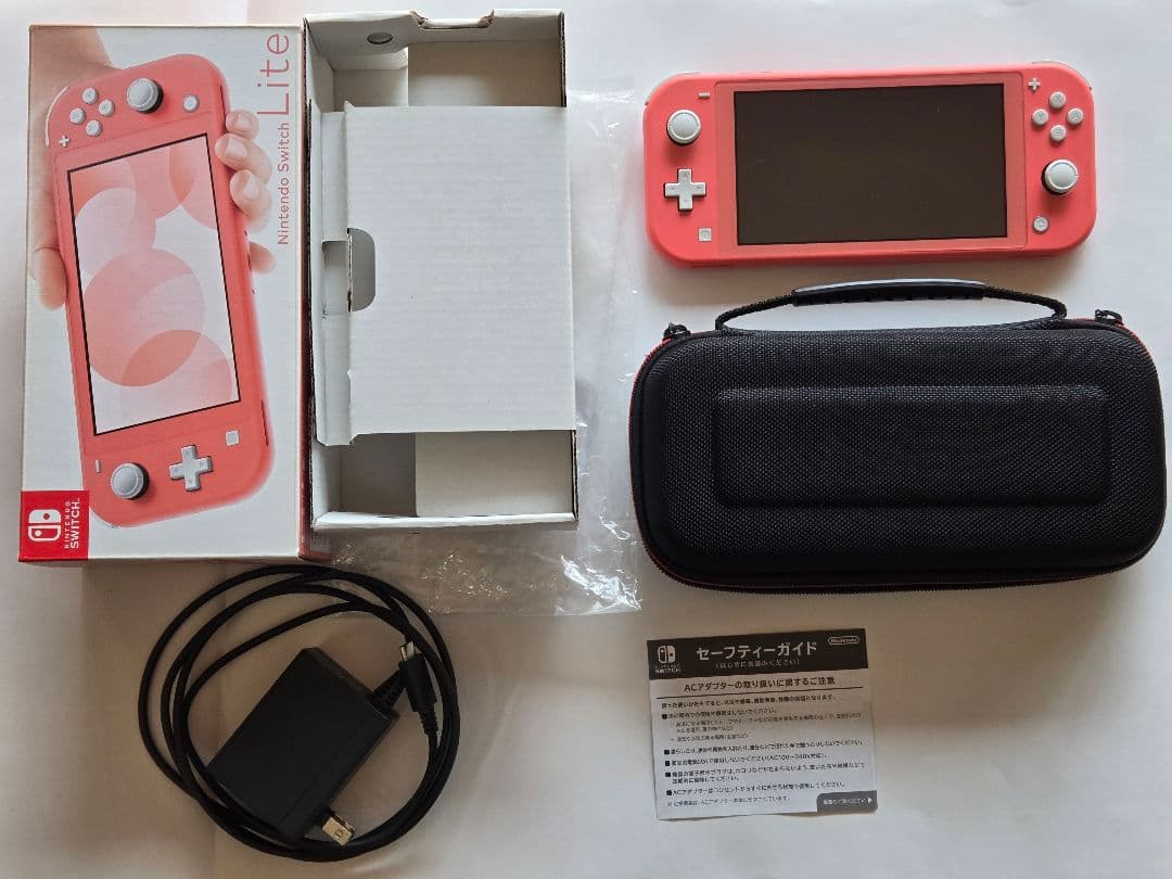Nintendo Switch Lite コーラル（ケース・充電器付） Nintendo Switch Lite Coral Pink Working With charger And Case