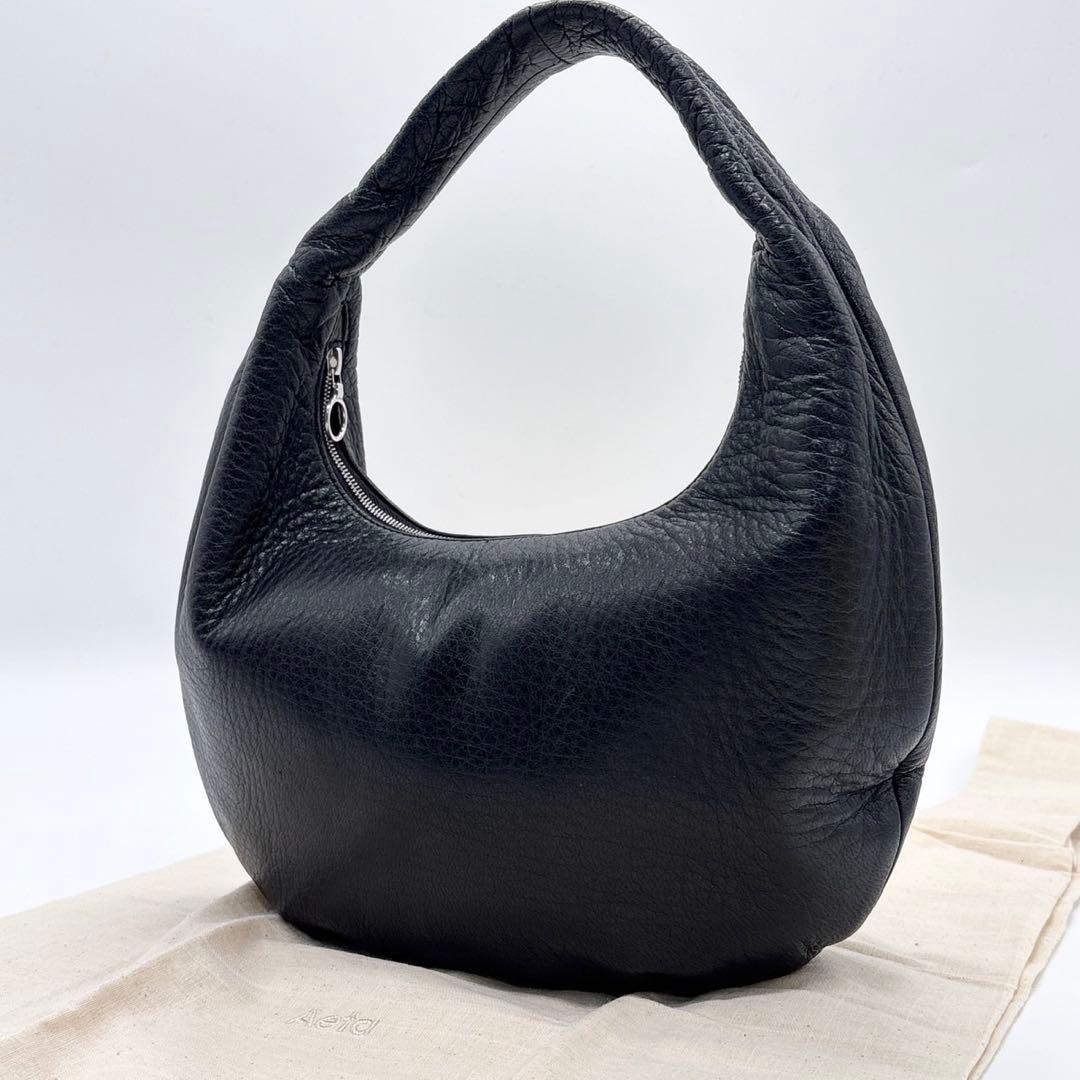 美品✨Aeta ハンドバッグ ROUND ONE SHOULDER M ブラック Aeta / ROUND ONE SHOULDER : M | THE LIBRARY（ザ ライブラリー