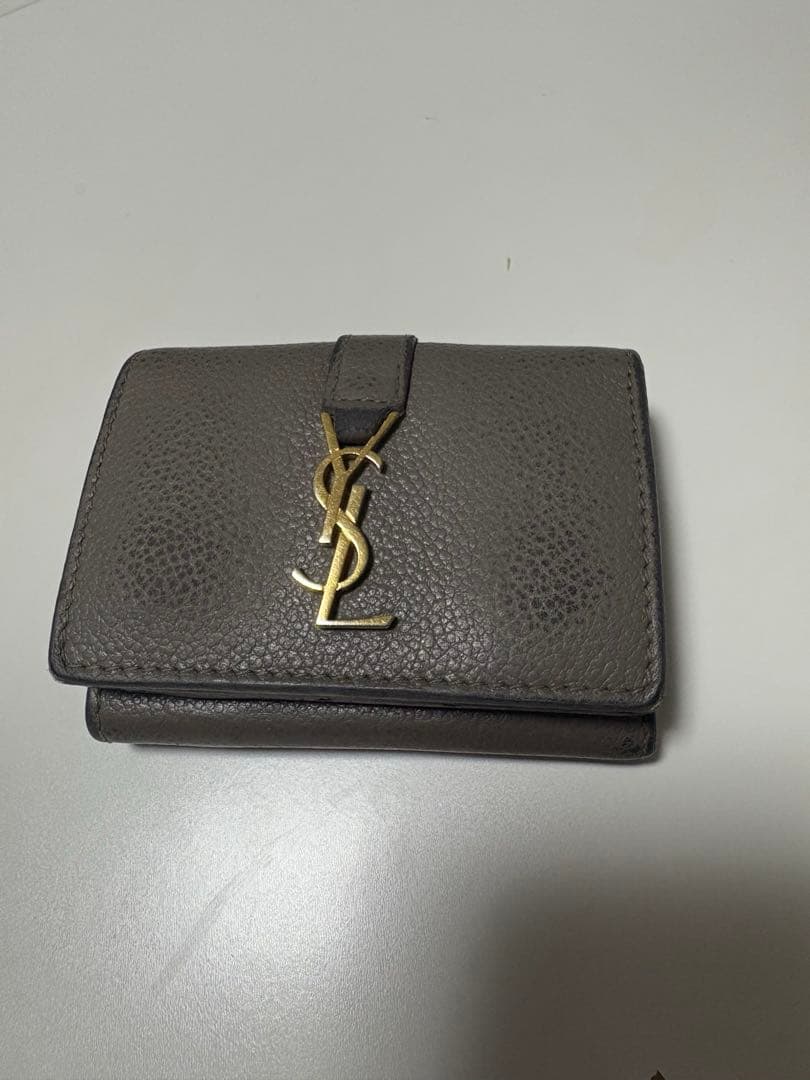 YSL グレー レザー 財布 三つ折財布の通販はau PAY マーケット - 輸入