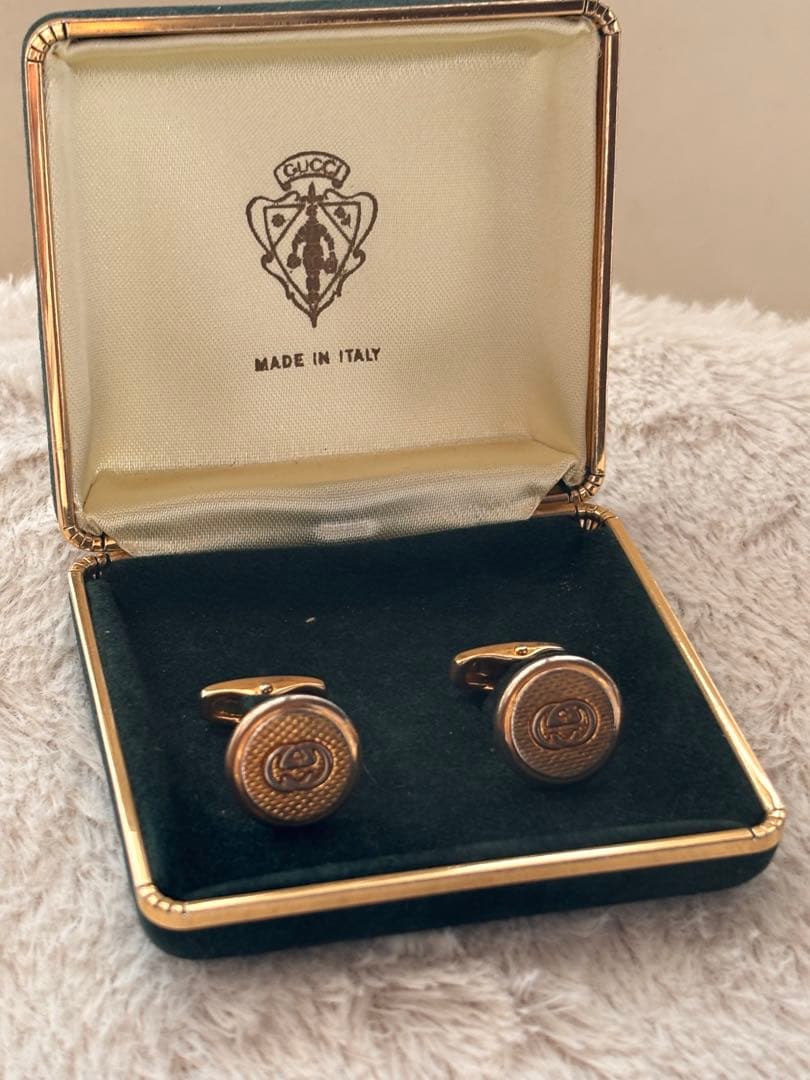 Gucci ゴールドカフスボタン 専用ケース付き - メルカリ