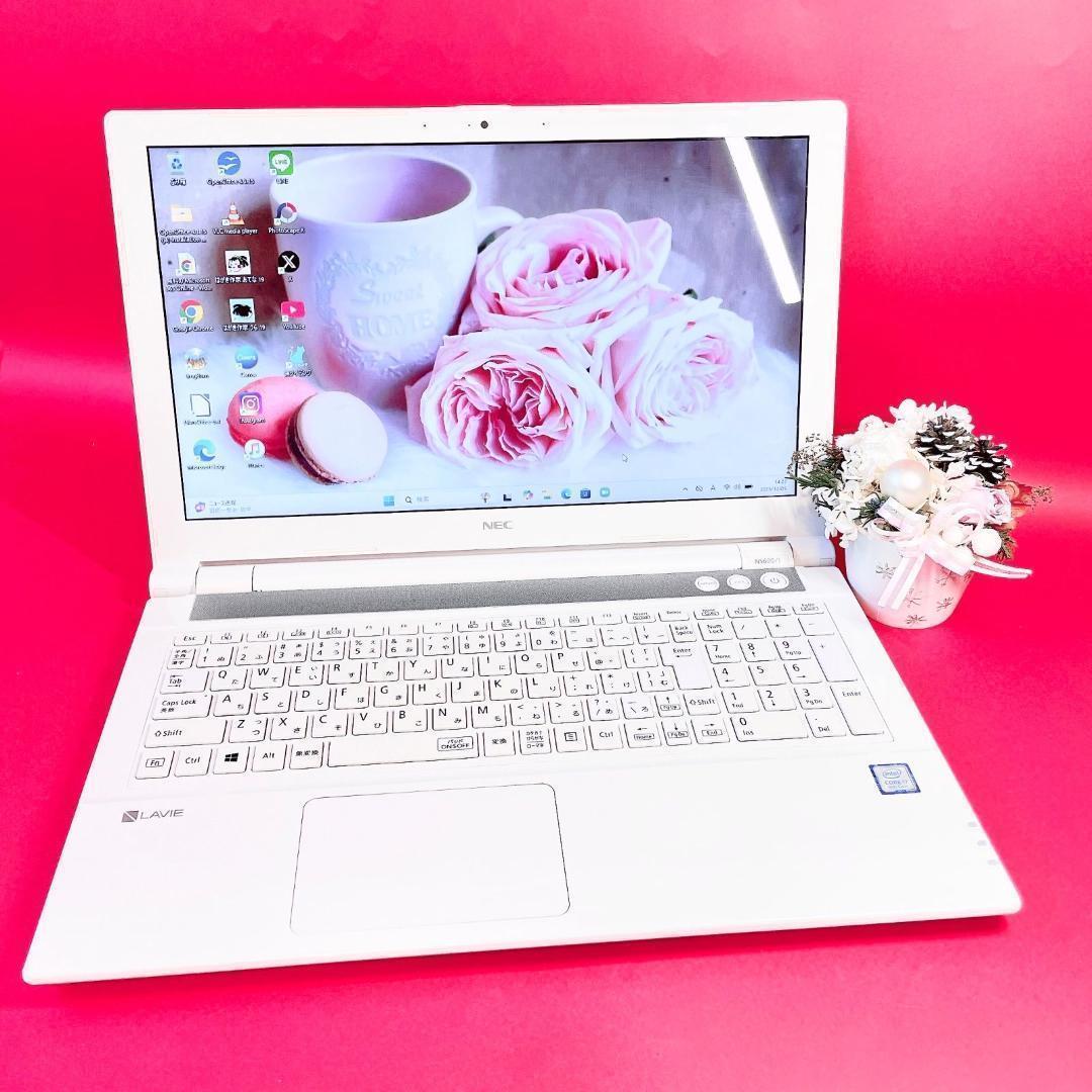 第8世代Corei7❣️薄型ノートパソコン！カメラSSD可愛い白Windows11