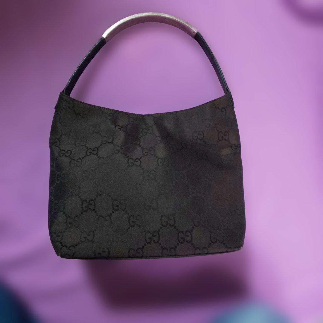 GUCCI ブラック GGパターン ハンドバッグ - メルカリ