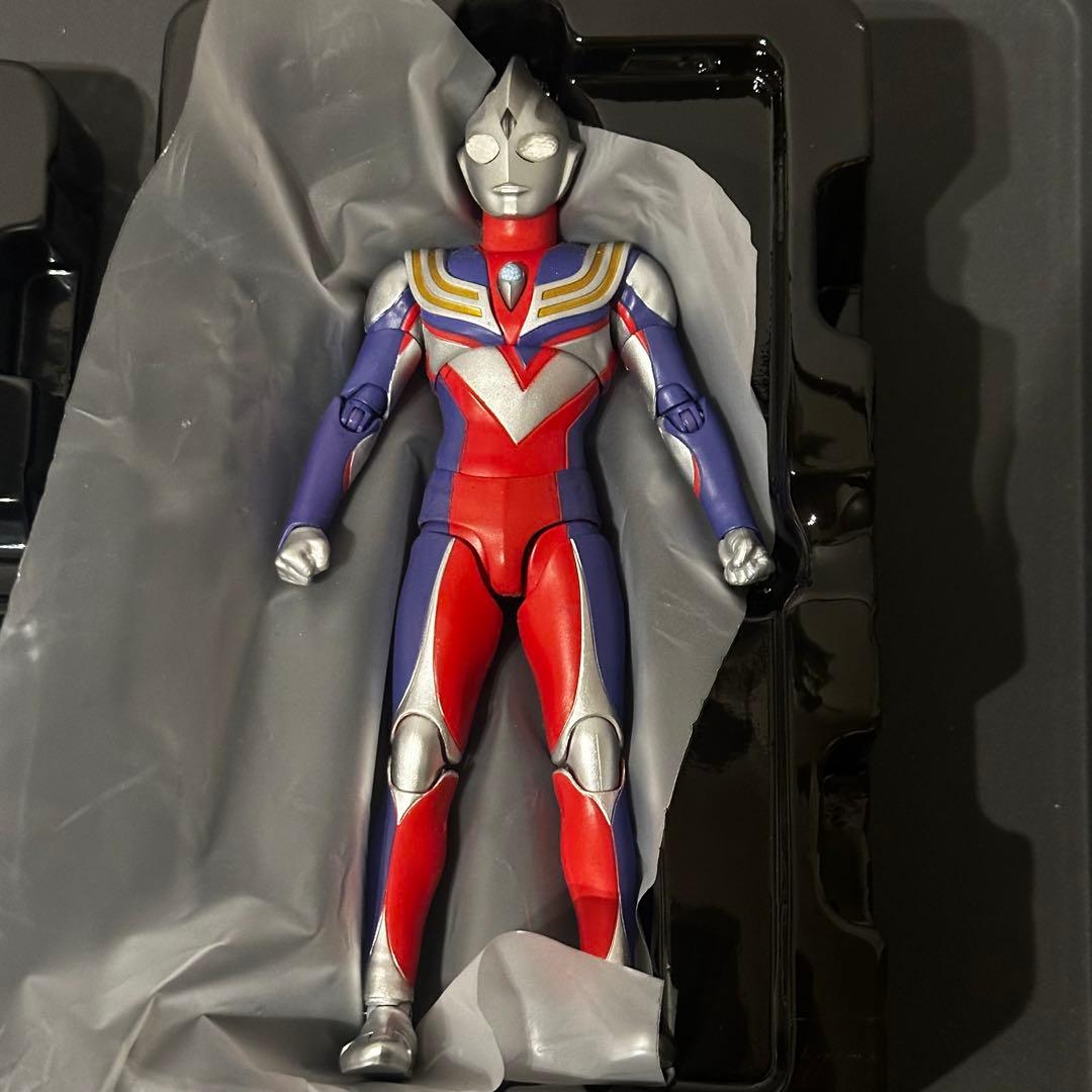 腹部ひび割れあり】SHF 真骨彫製法 ウルトラマンティガ マルチタイプ