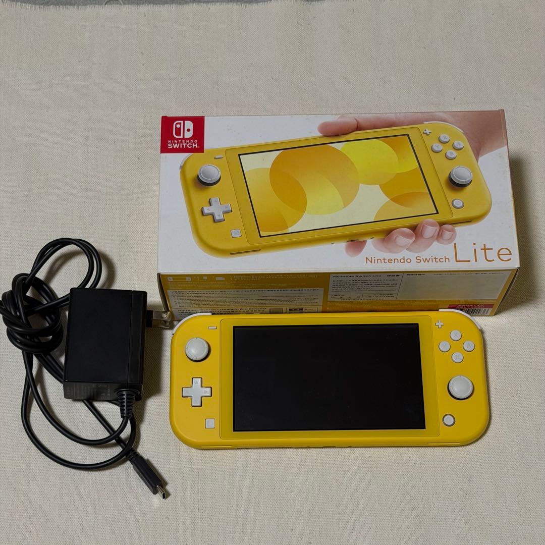 Nintendo Switch Light イエロー 充電器 箱付き - メルカリ
