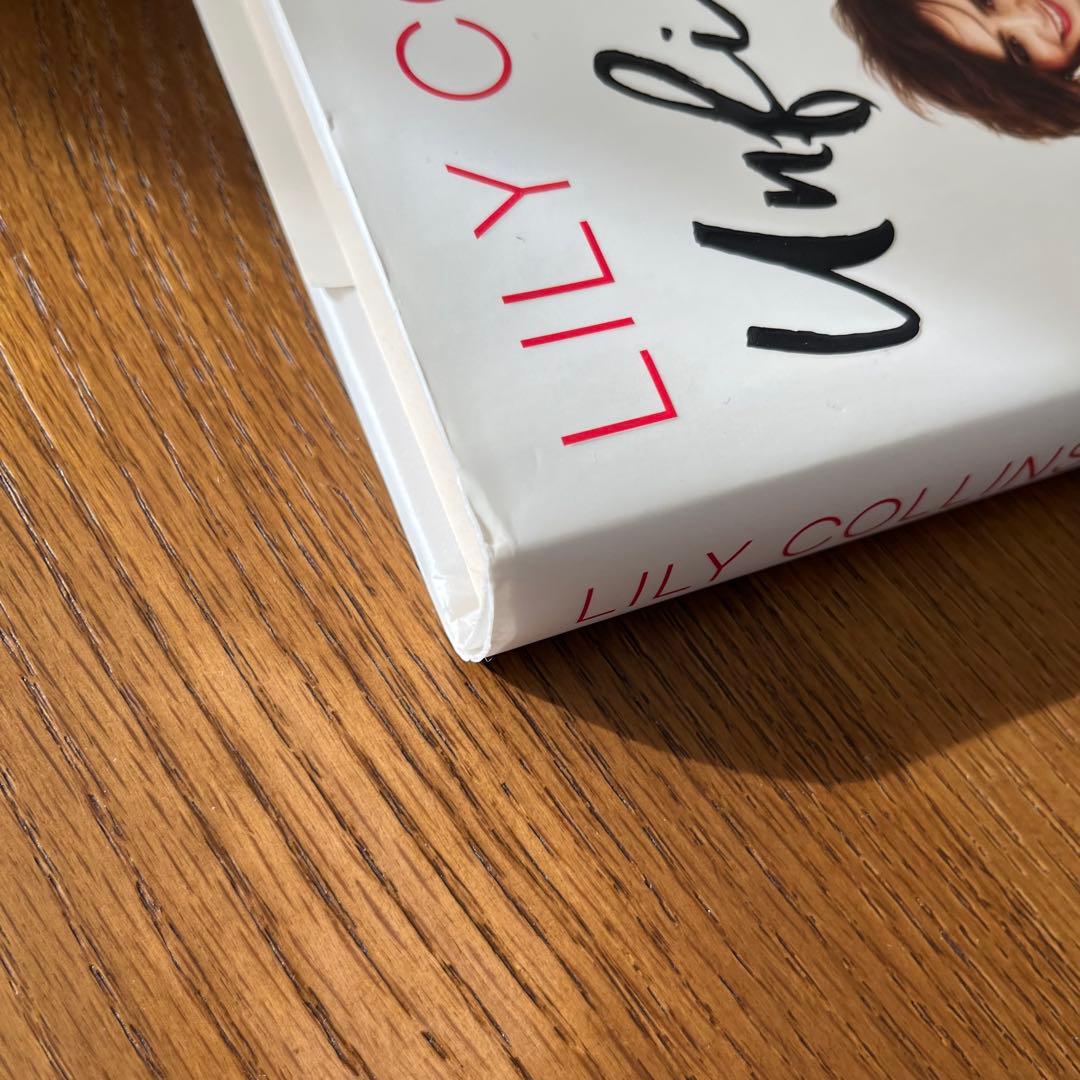 リリーコリンズ 直筆サイン本 Lily Collins 映画 俳優 swau - メルカリ