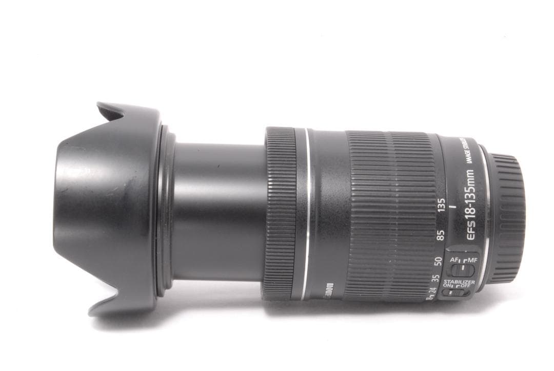 極美品⭐️EF-S18-135mm F3.5-5.6 IS ⭐️手ぶれ補正